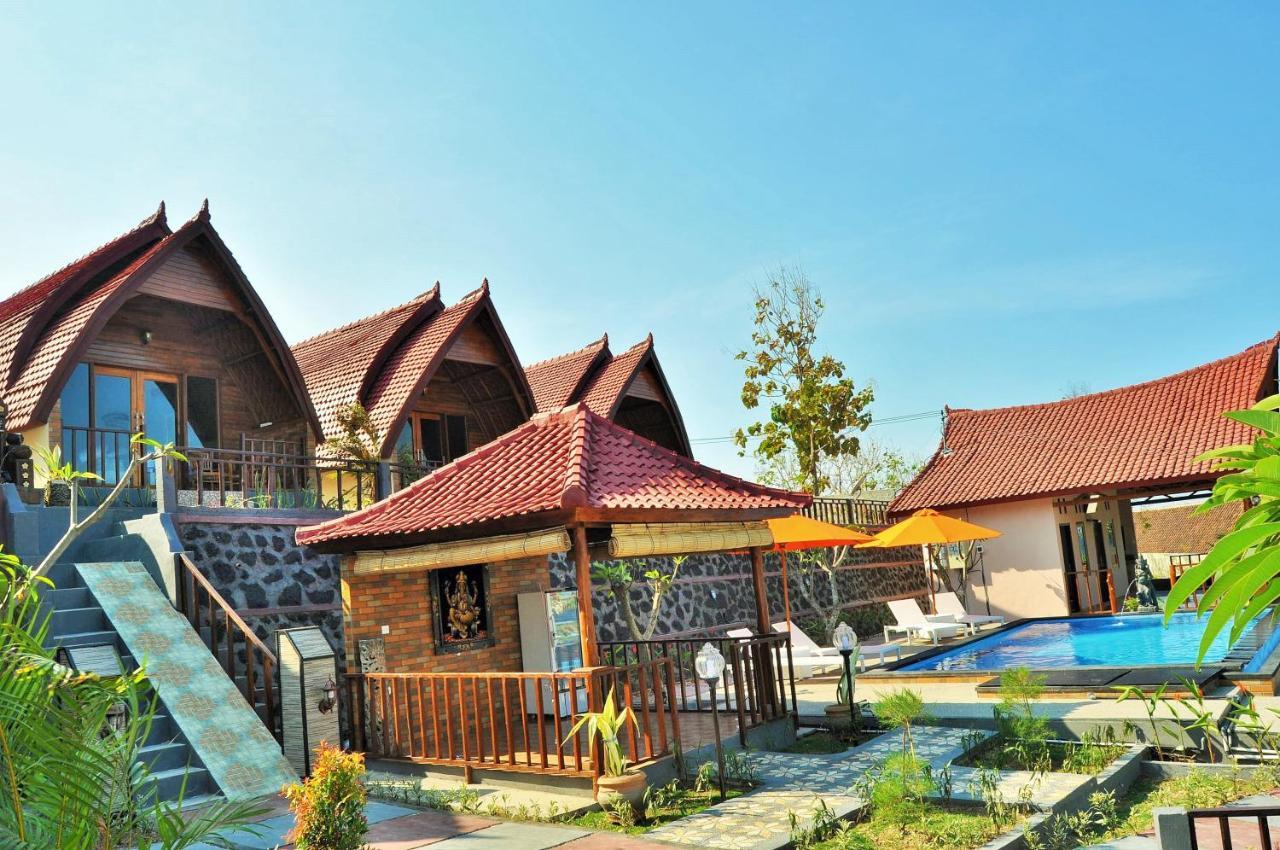 Surya Chandra Beach Bungalow Batununggul Buitenkant foto