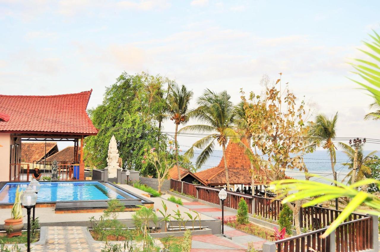 Surya Chandra Beach Bungalow Batununggul Buitenkant foto