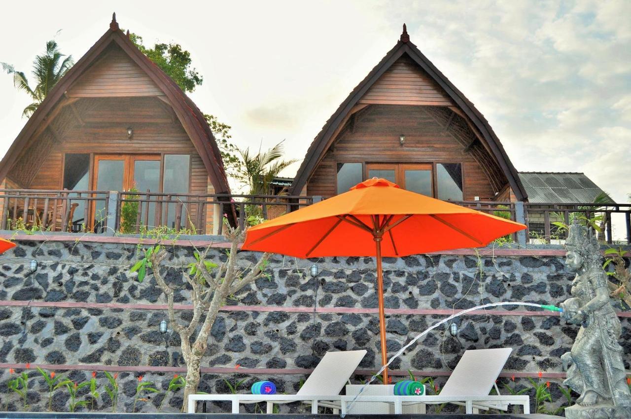Surya Chandra Beach Bungalow Batununggul Buitenkant foto