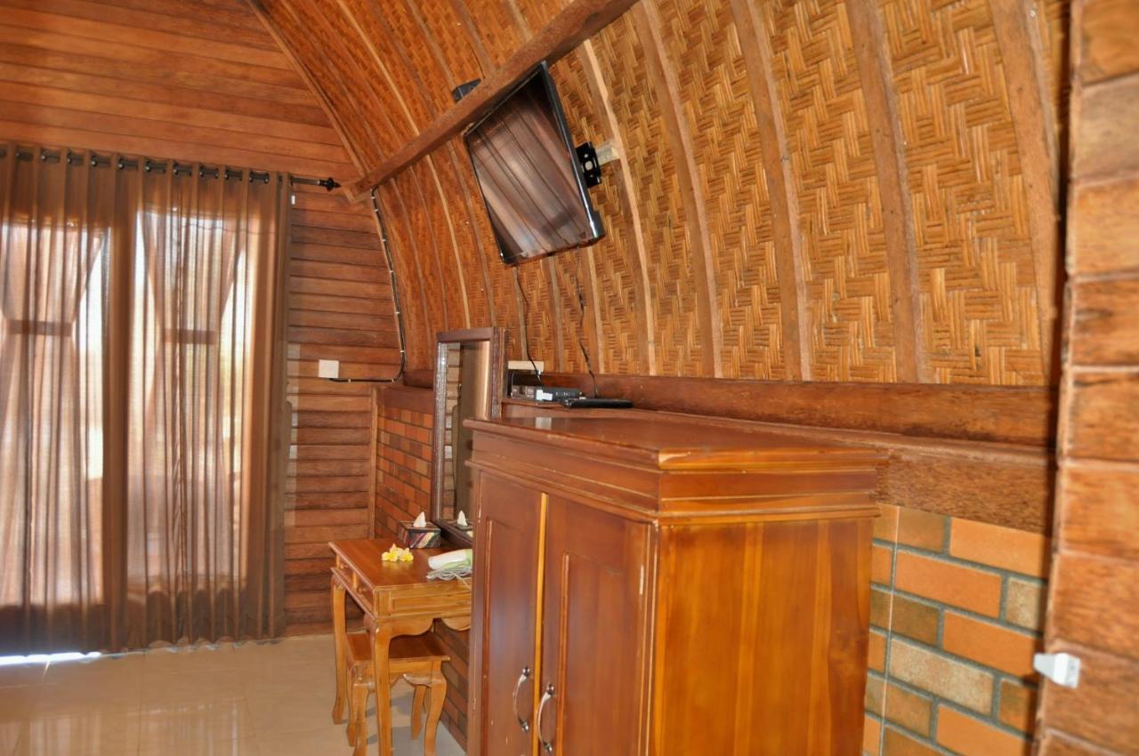 Surya Chandra Beach Bungalow Batununggul Buitenkant foto