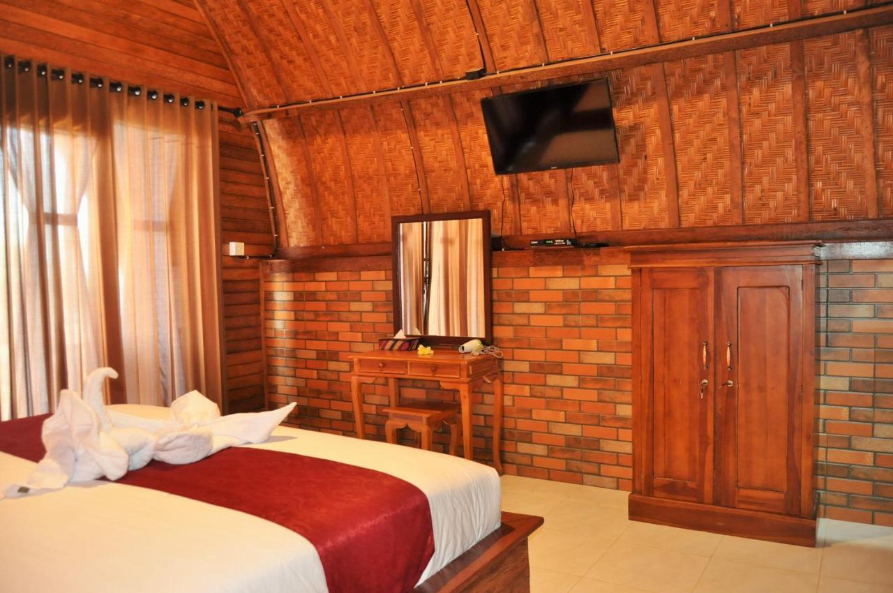 Surya Chandra Beach Bungalow Batununggul Buitenkant foto