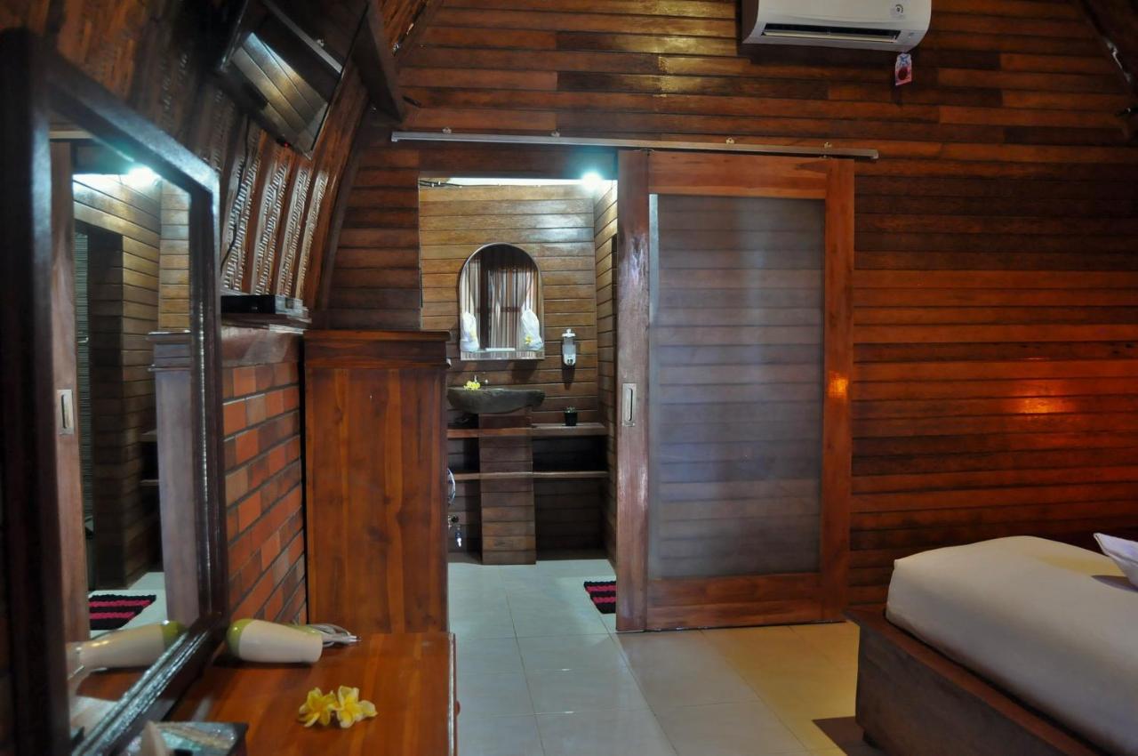 Surya Chandra Beach Bungalow Batununggul Buitenkant foto